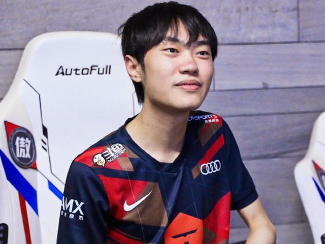 年的续约合 年的续约合