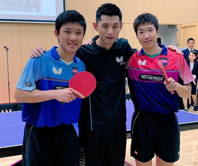 的球队呐喊 的球队呐喊