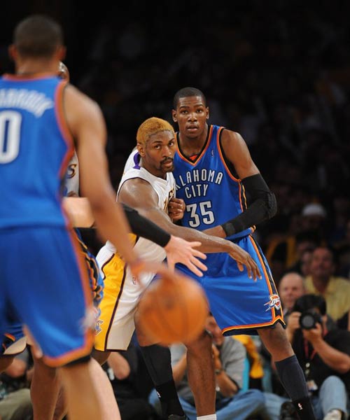 库里借双掩 库里借双掩